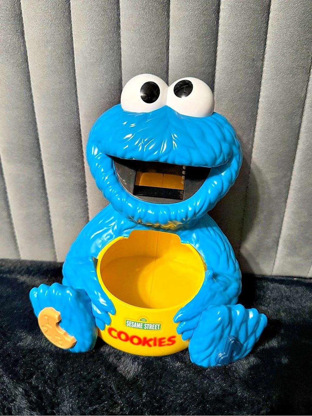 Sesame Street Cookie's Counting Jar Learning Toy Blue & Yellow